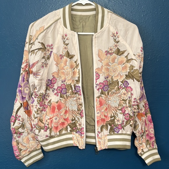 6 HR SALE! BOHO FLORAL BOMBER JACKET - Picture 3 of 6
